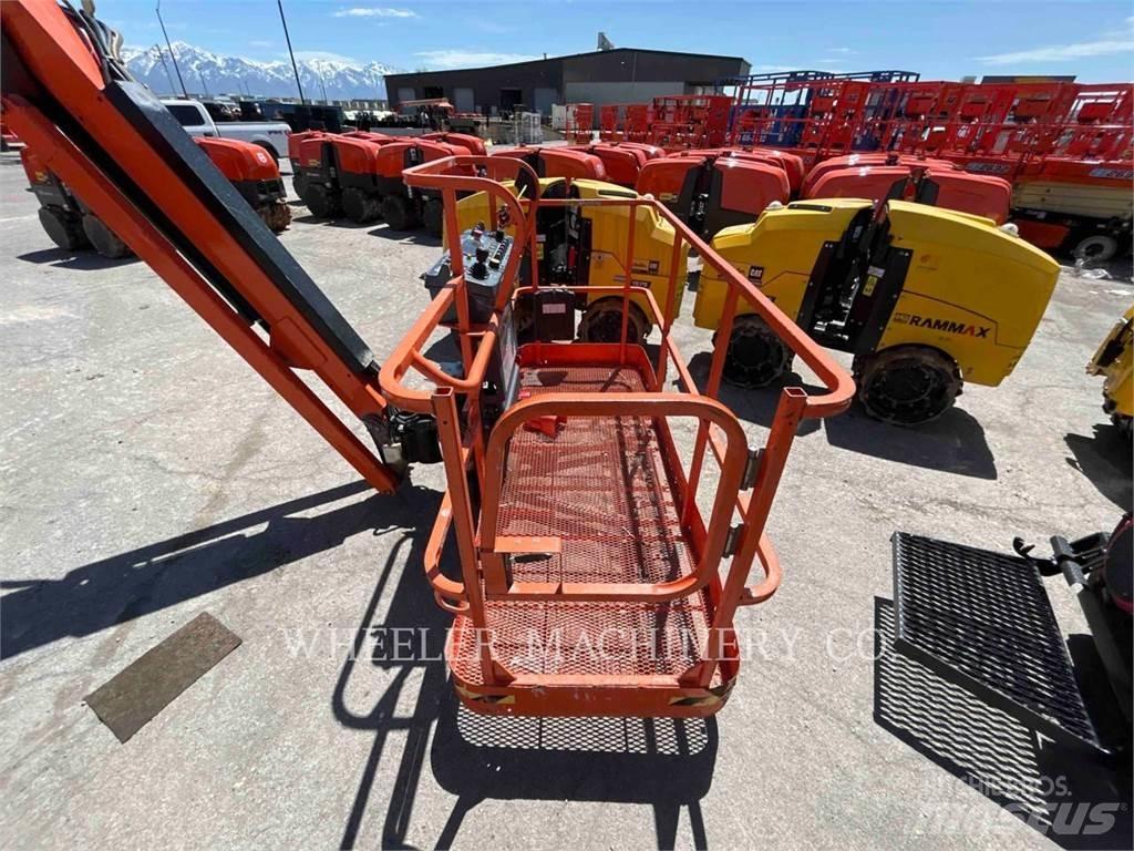 JLG 860SJ SP Kloubové plošiny