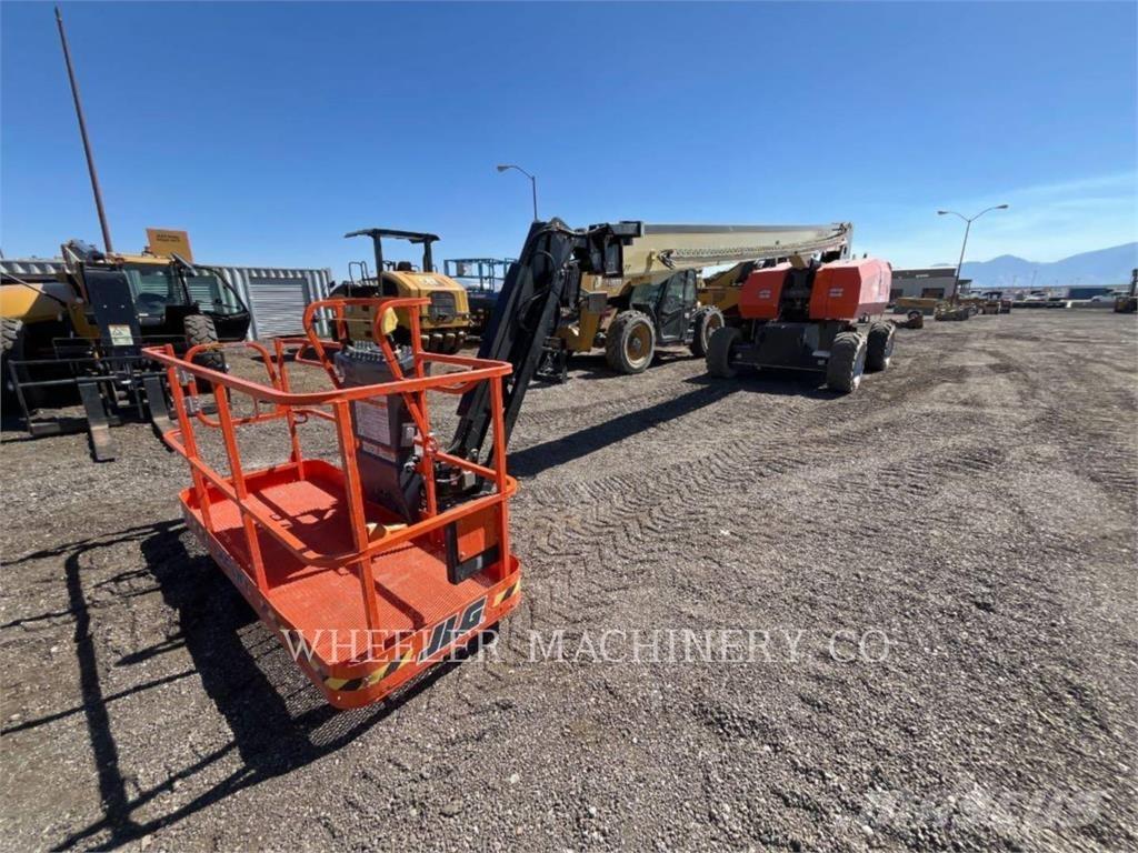 JLG 860SJ SP Kloubové plošiny