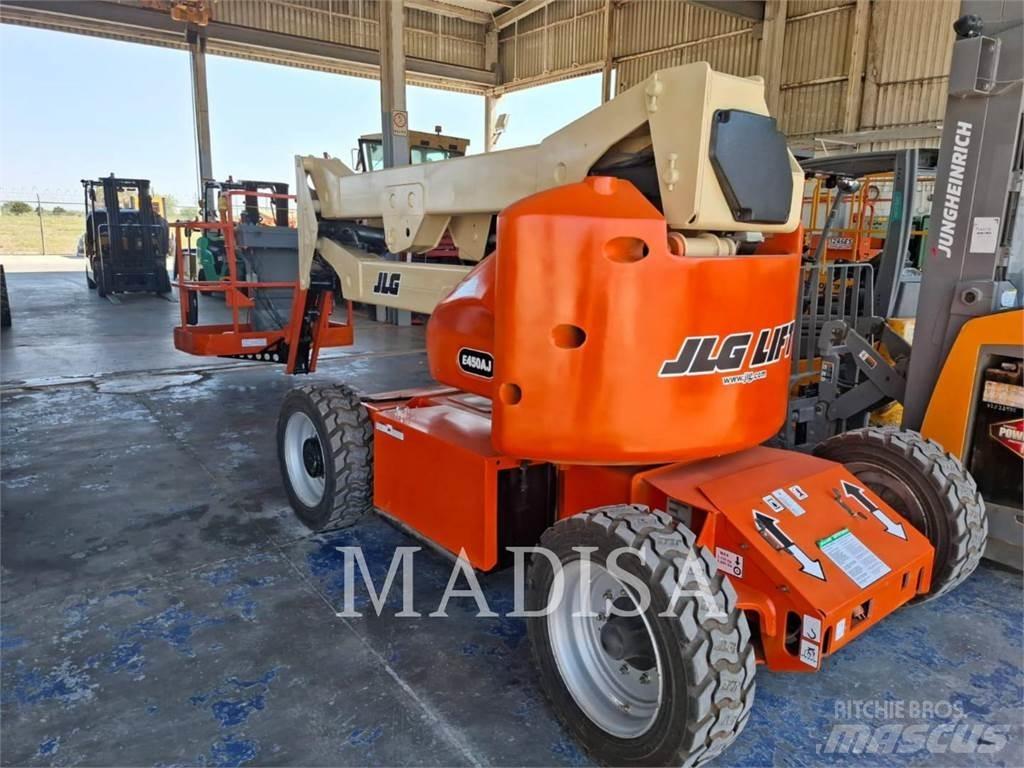 JLG E450AJ Kloubové plošiny