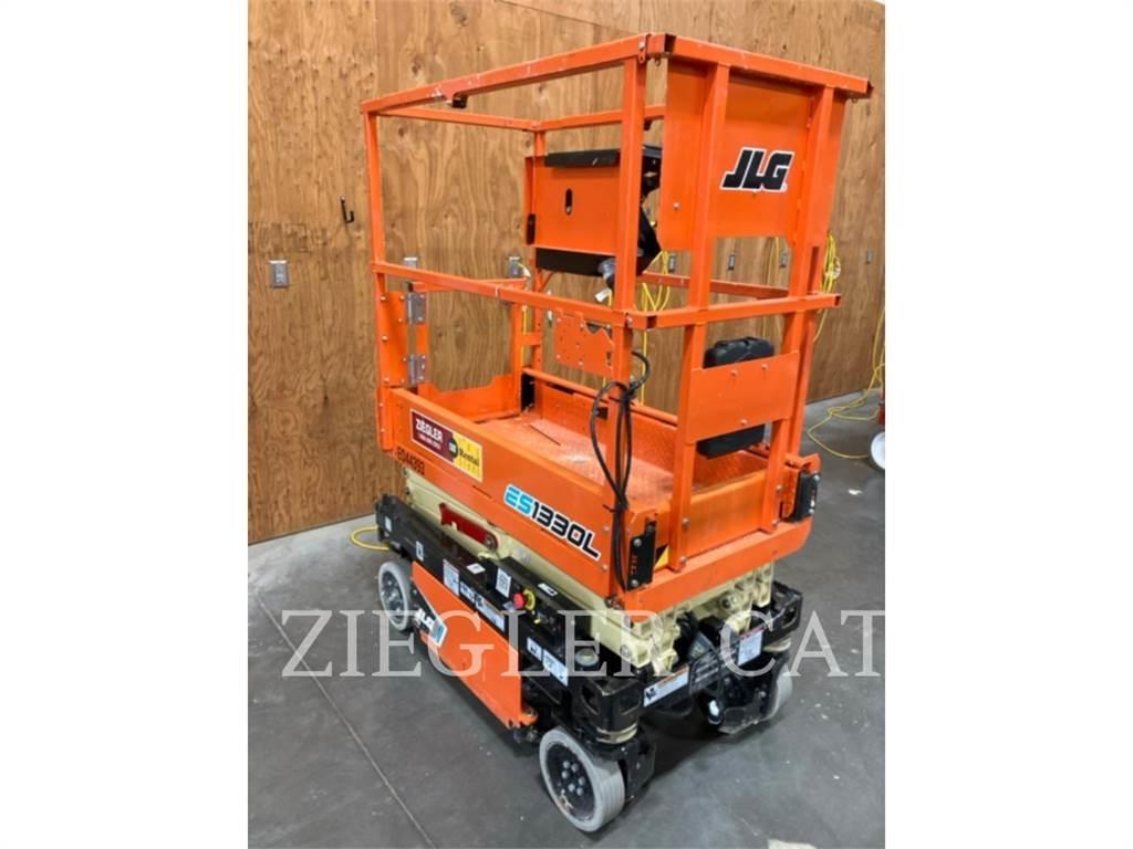 JLG ES1330L Nůžková zvedací plošina