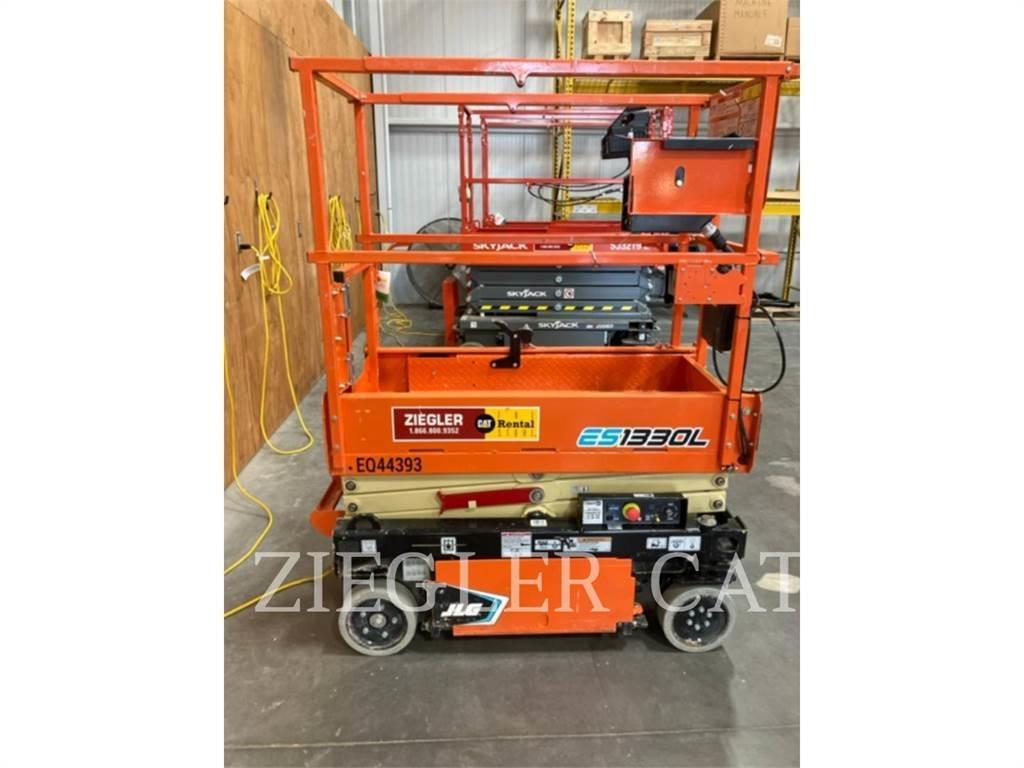 JLG ES1330L Nůžková zvedací plošina