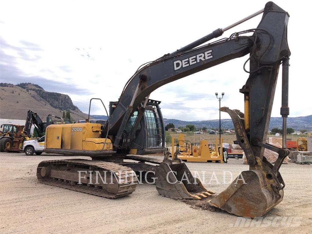 John Deere 200DLC Pásová rýpadla