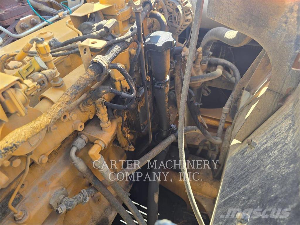 John Deere 210G Pásová rýpadla