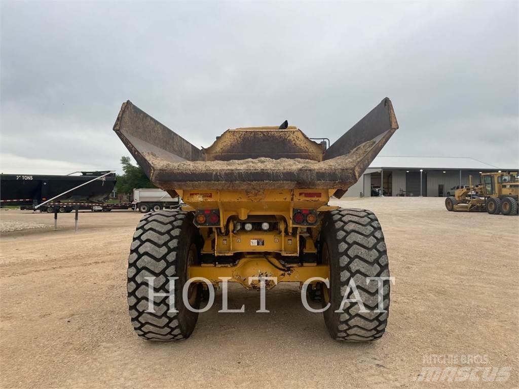 John Deere 250D Kloubové dempry