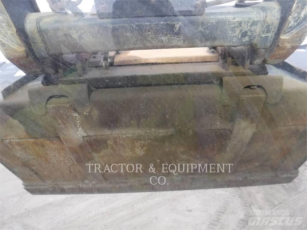 John Deere 317G Smykem řízené nakladače