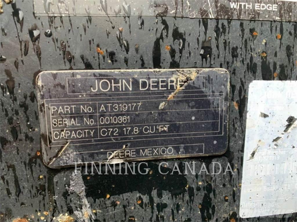 John Deere 317G Pásové nakladače