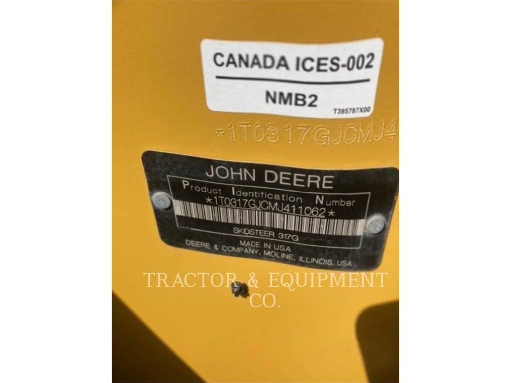 John Deere 317G Smykem řízené nakladače