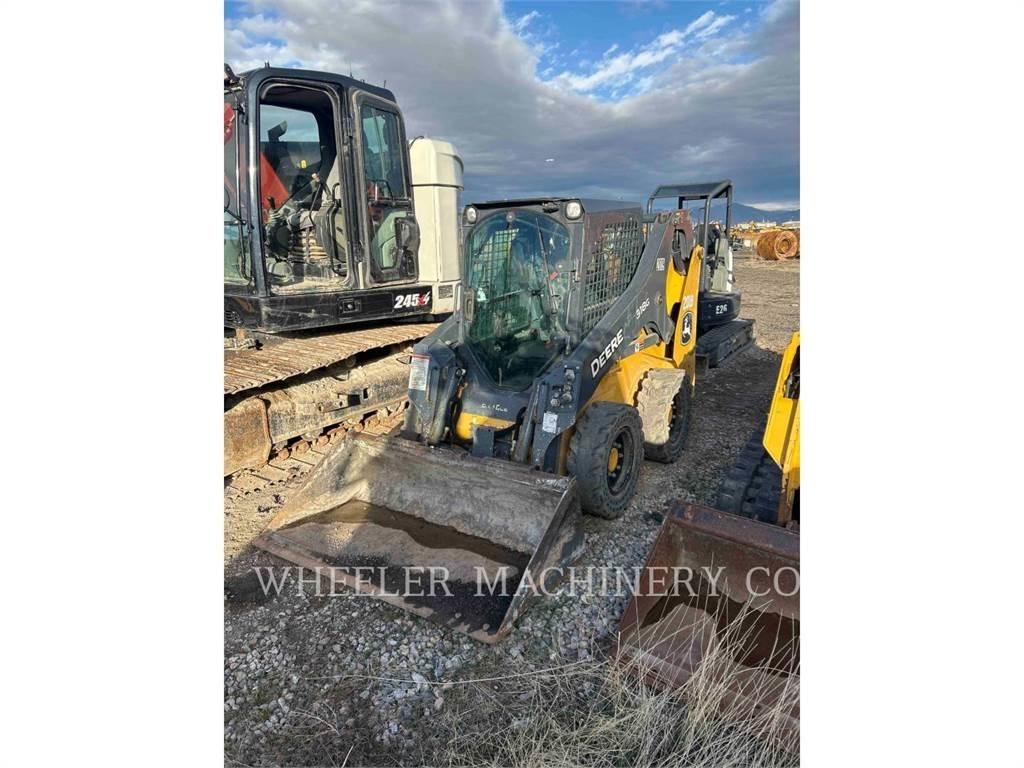 John Deere 318G Smykem řízené nakladače