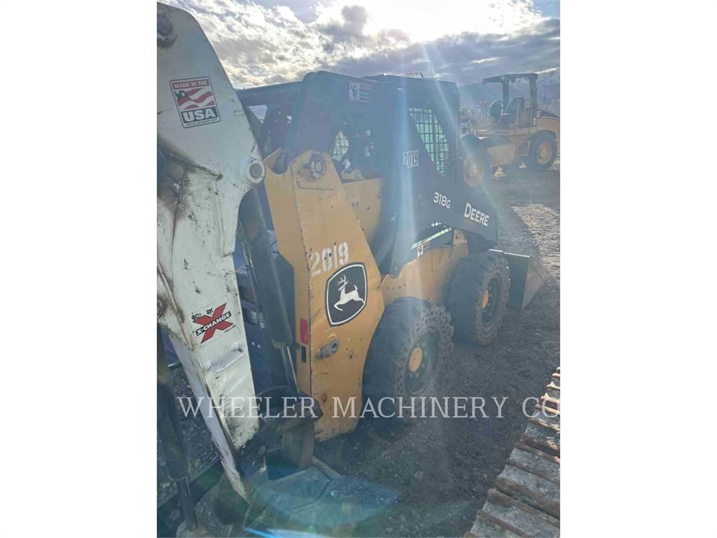John Deere 318G Smykem řízené nakladače