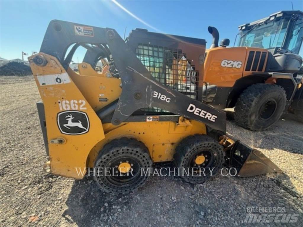 John Deere 318G SSL Smykem řízené nakladače