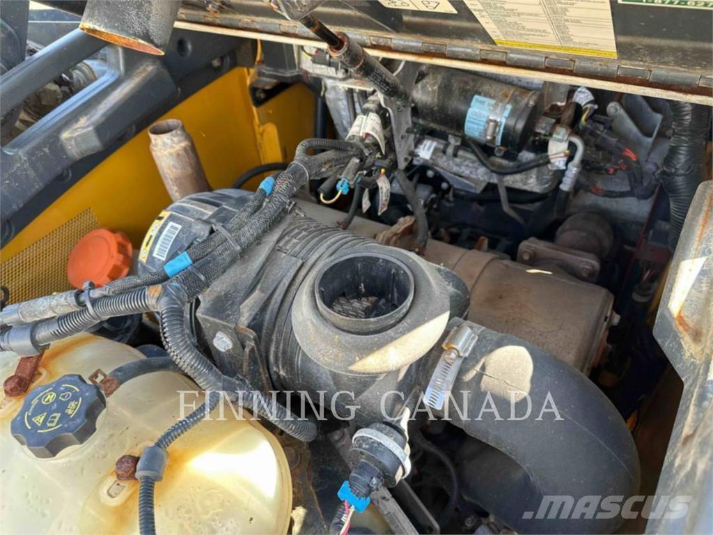 John Deere 324G Smykem řízené nakladače