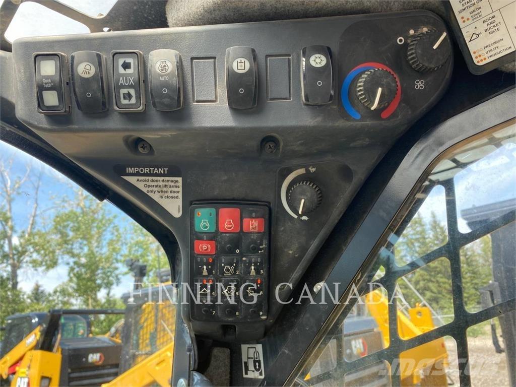 John Deere 325G Pásové nakladače