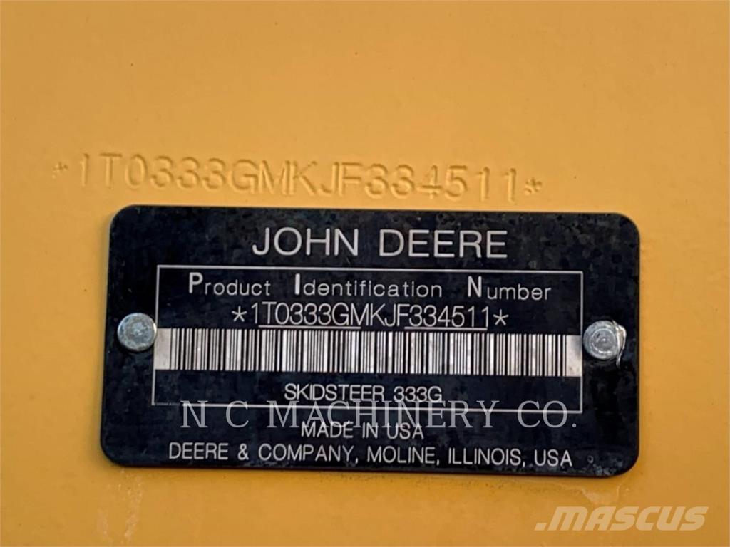 John Deere 333G Smykem řízené nakladače