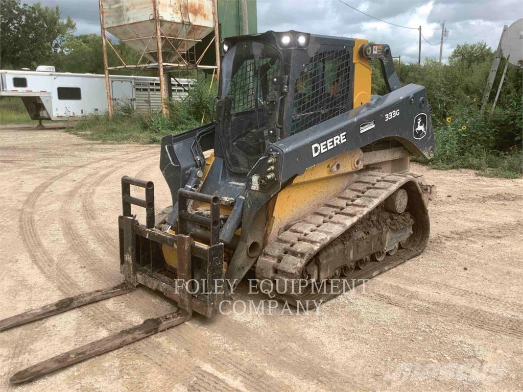 John Deere 333G Smykem řízené nakladače