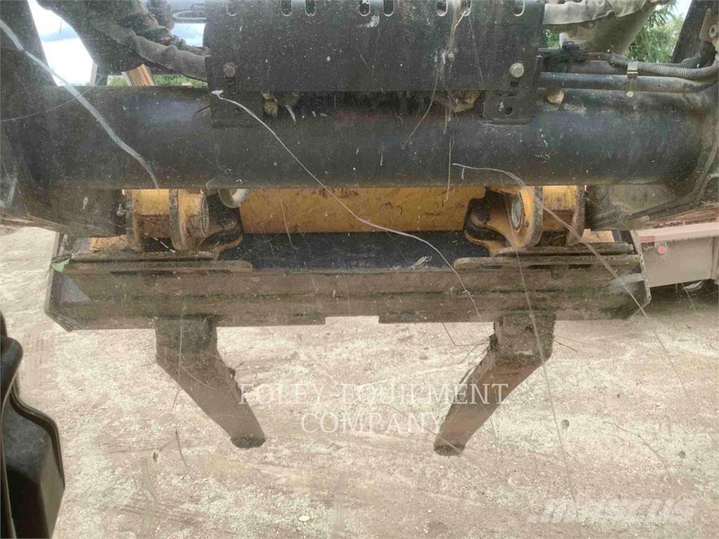 John Deere 333G Smykem řízené nakladače