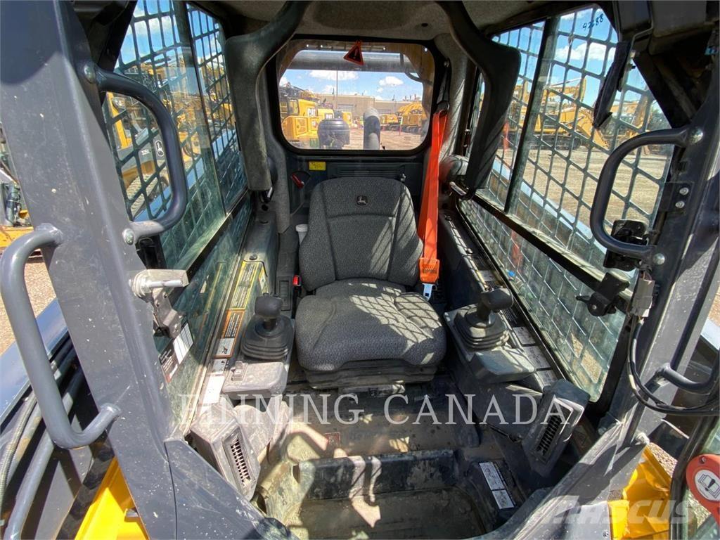 John Deere 333G Pásové nakladače