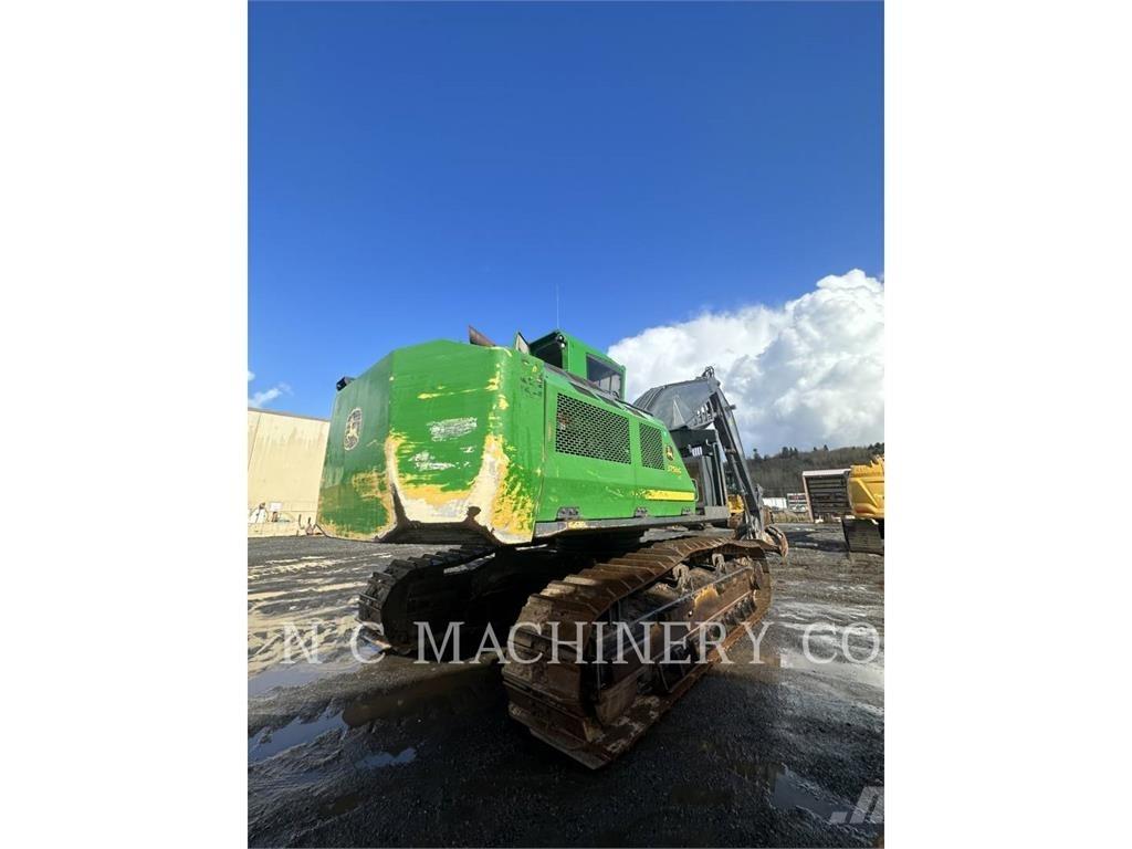 John Deere 3756G Lesní traktory