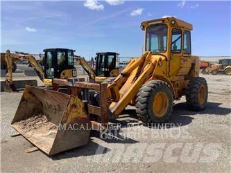 John Deere 444 Kolové nakladače