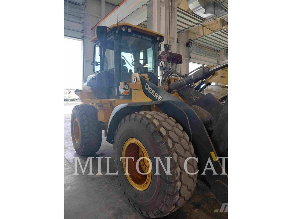 John Deere 524P Kolové nakladače
