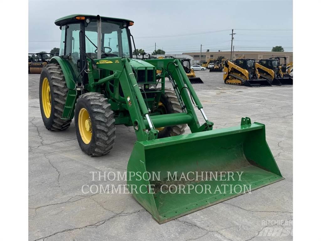 John Deere 6115D Traktory