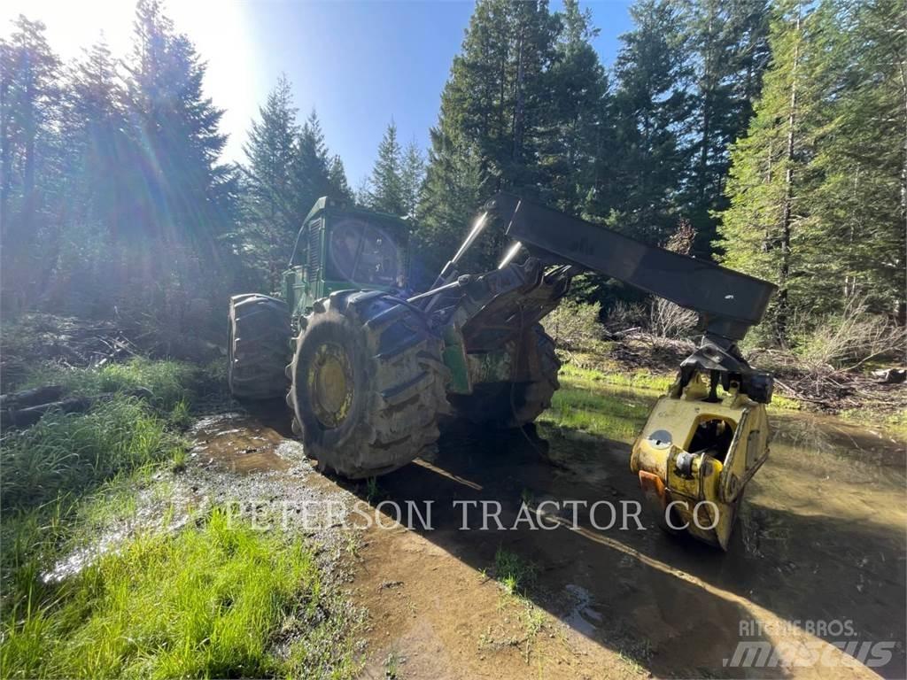 John Deere 648L Skiddery