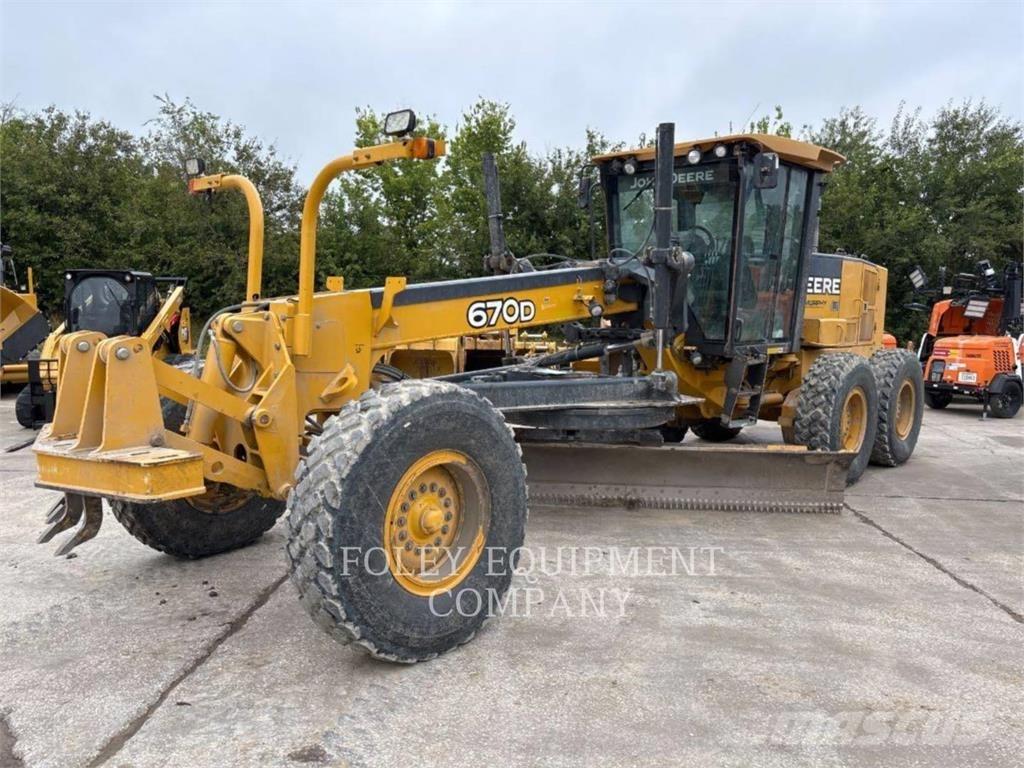 John Deere 670 Grejdry