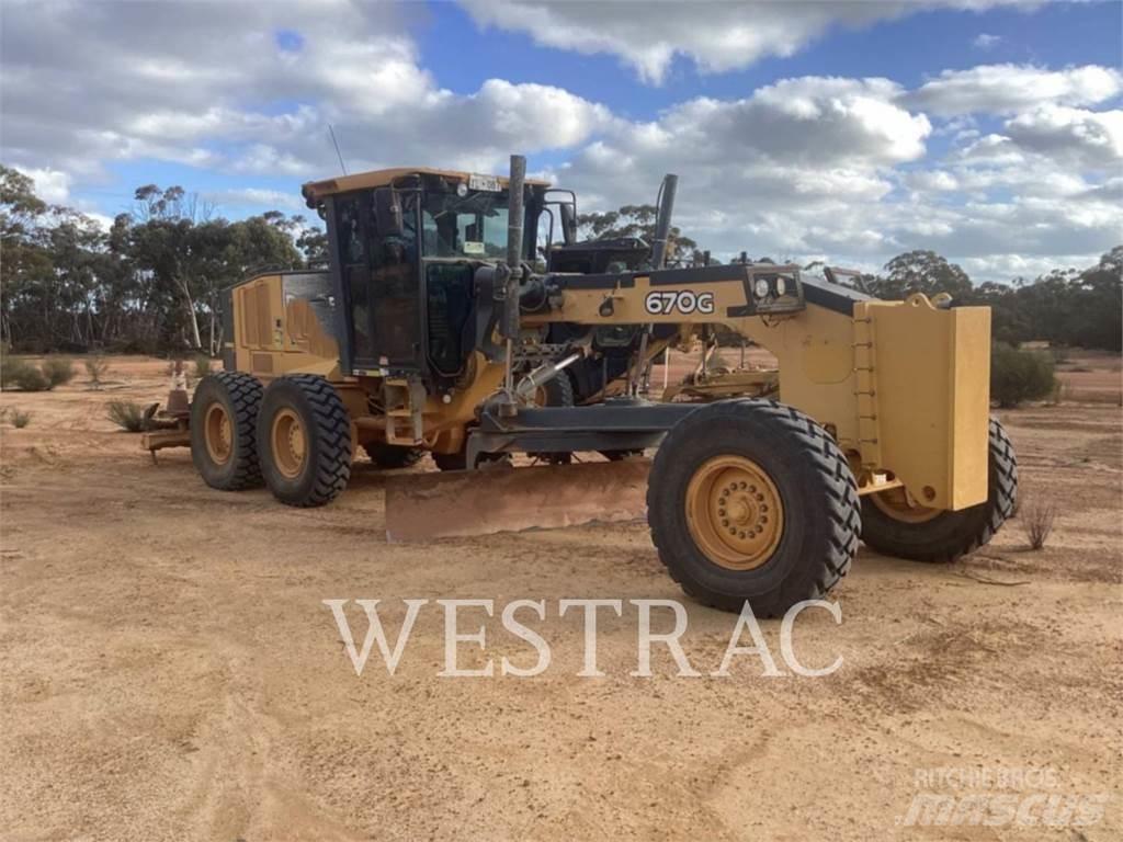 John Deere 670G Grejdry
