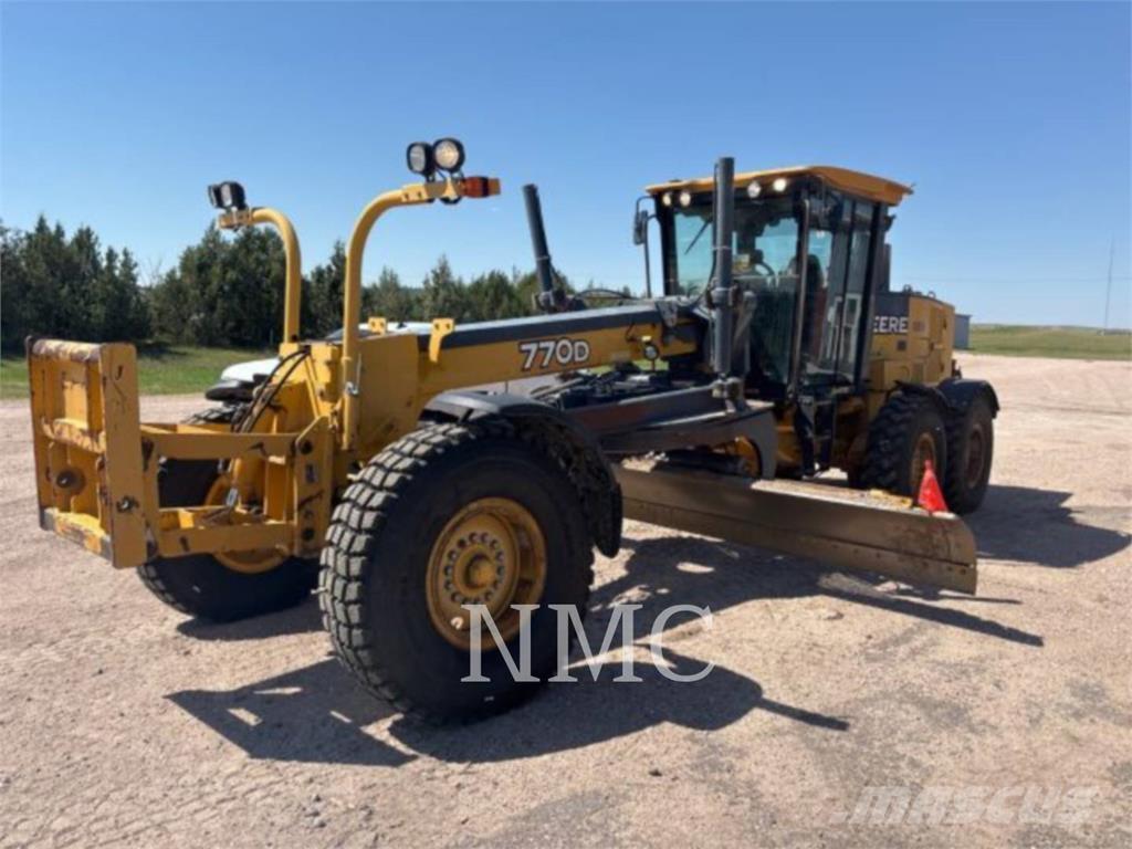 John Deere 770D_JD Grejdry