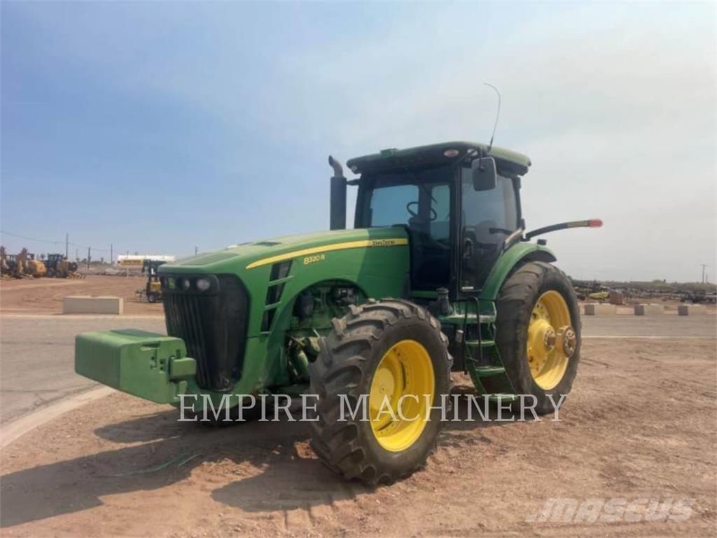 John Deere 8320R Traktory