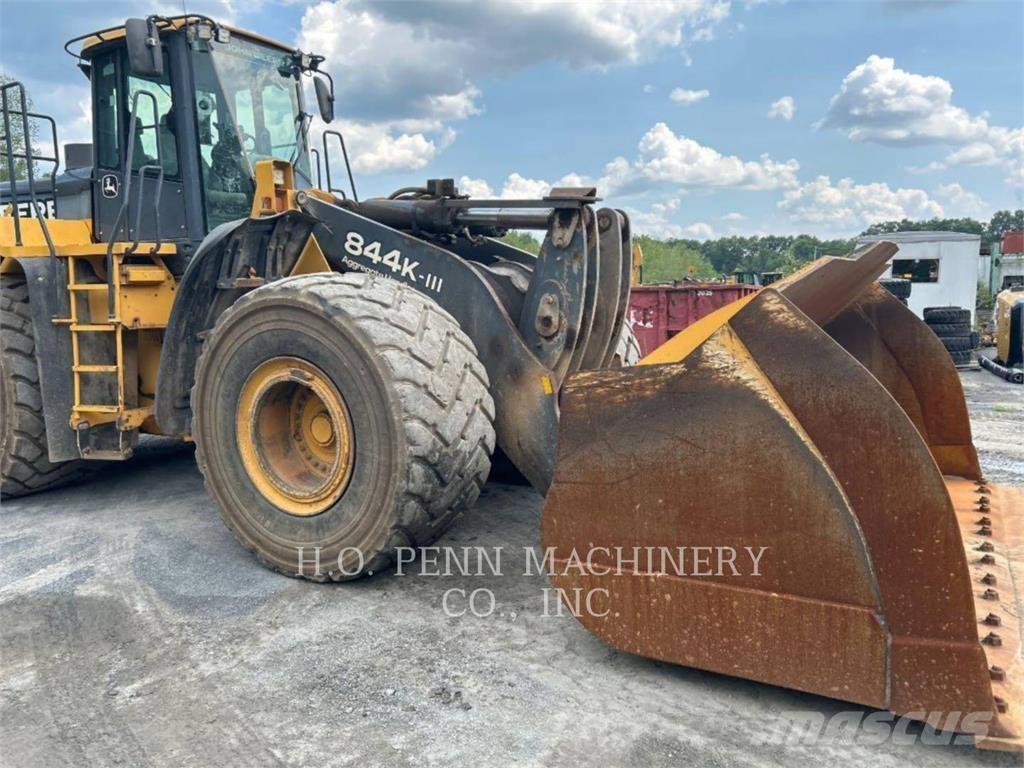 John Deere 844 Kolové nakladače