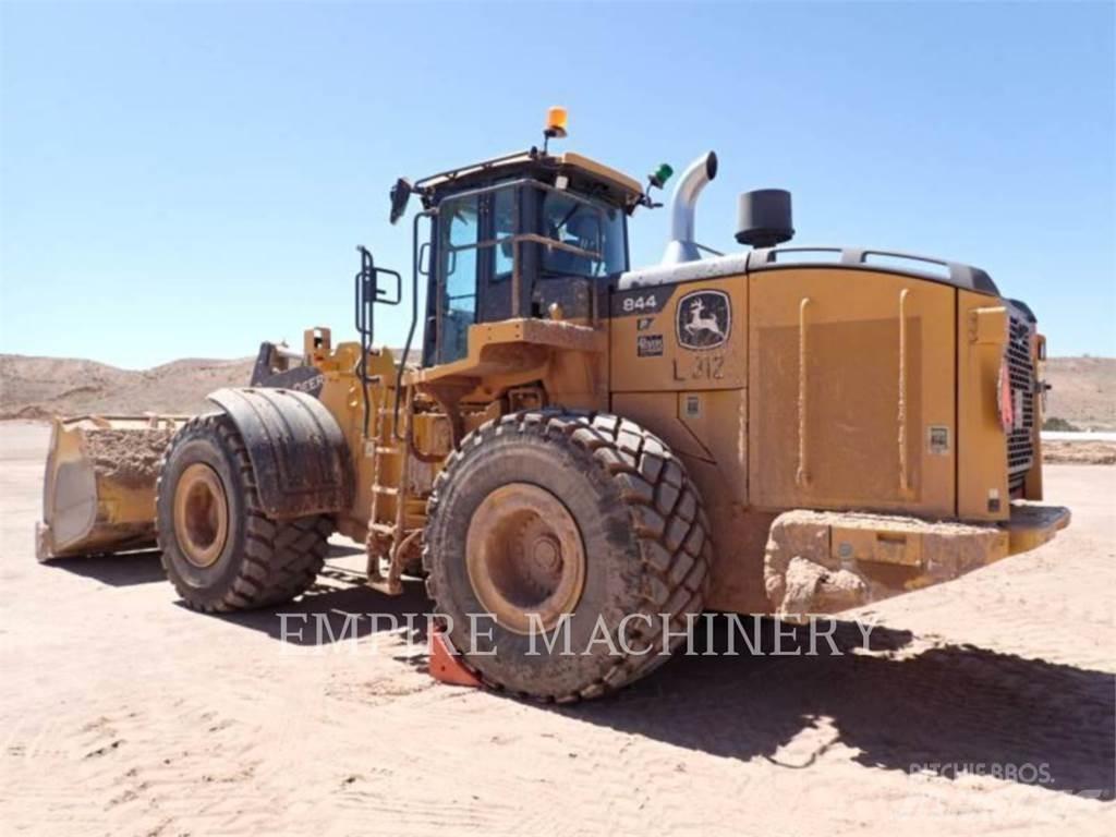 John Deere 844P Kolové nakladače