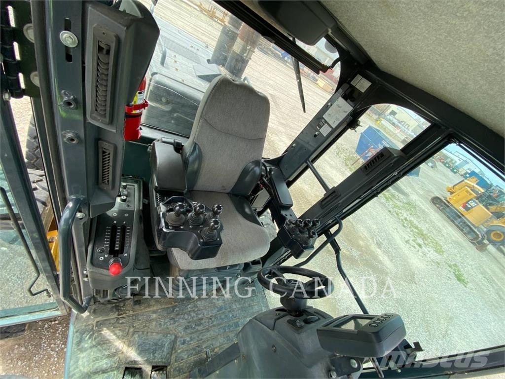John Deere 872G Grejdry