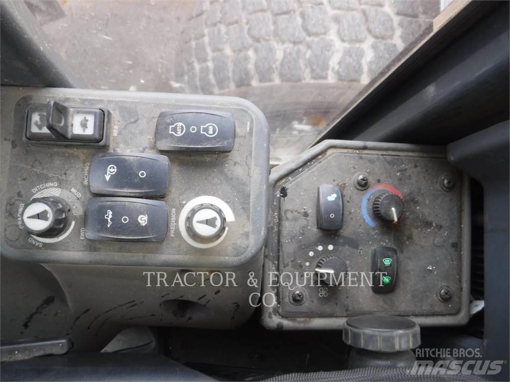 John Deere 872GP Grejdry