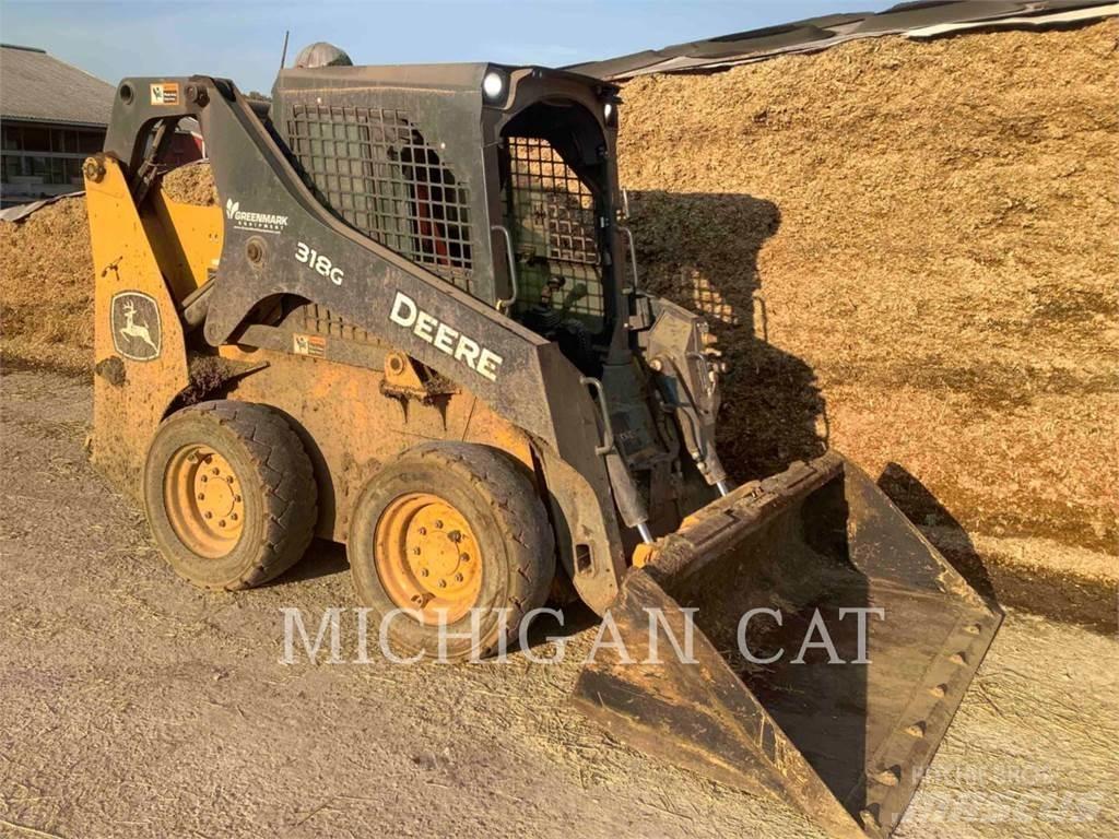 John Deere & CO. 318G Smykem řízené nakladače