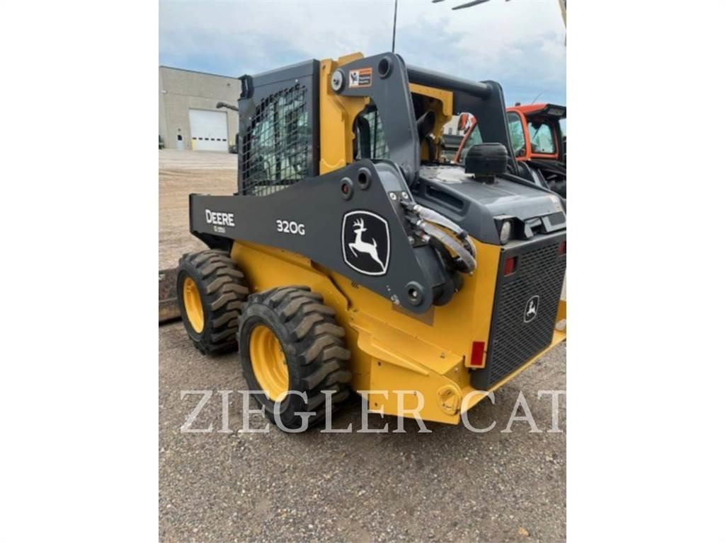 John Deere & CO. 320G Smykem řízené nakladače