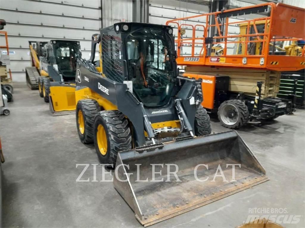 John Deere & CO. 324G Smykem řízené nakladače