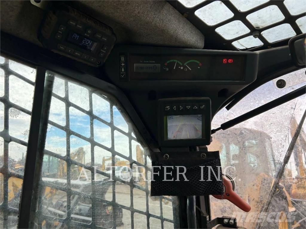 John Deere & CO. 325G Smykem řízené nakladače