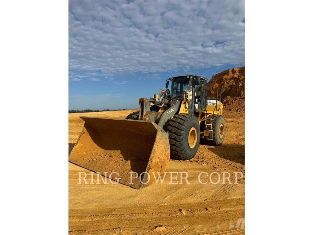 John Deere & CO. 744K Kolové nakladače