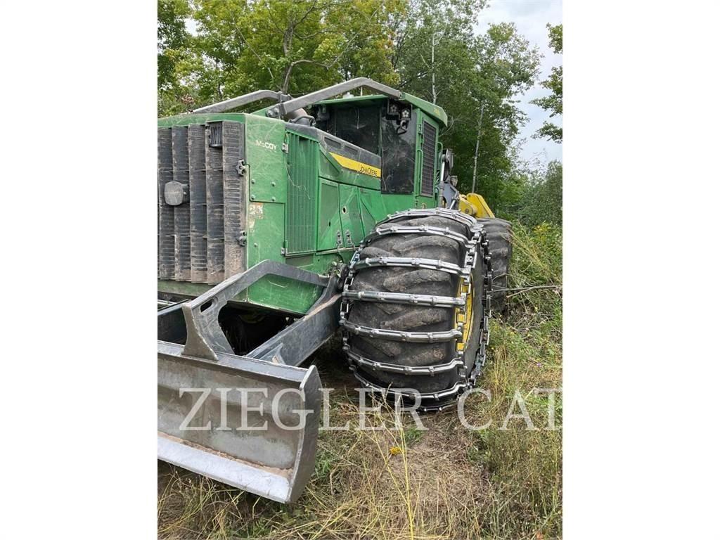 John Deere & CO. 748L Lesní traktory