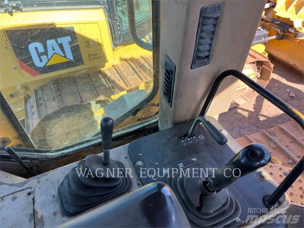 John Deere & CO. 750C LT Pásové dozery