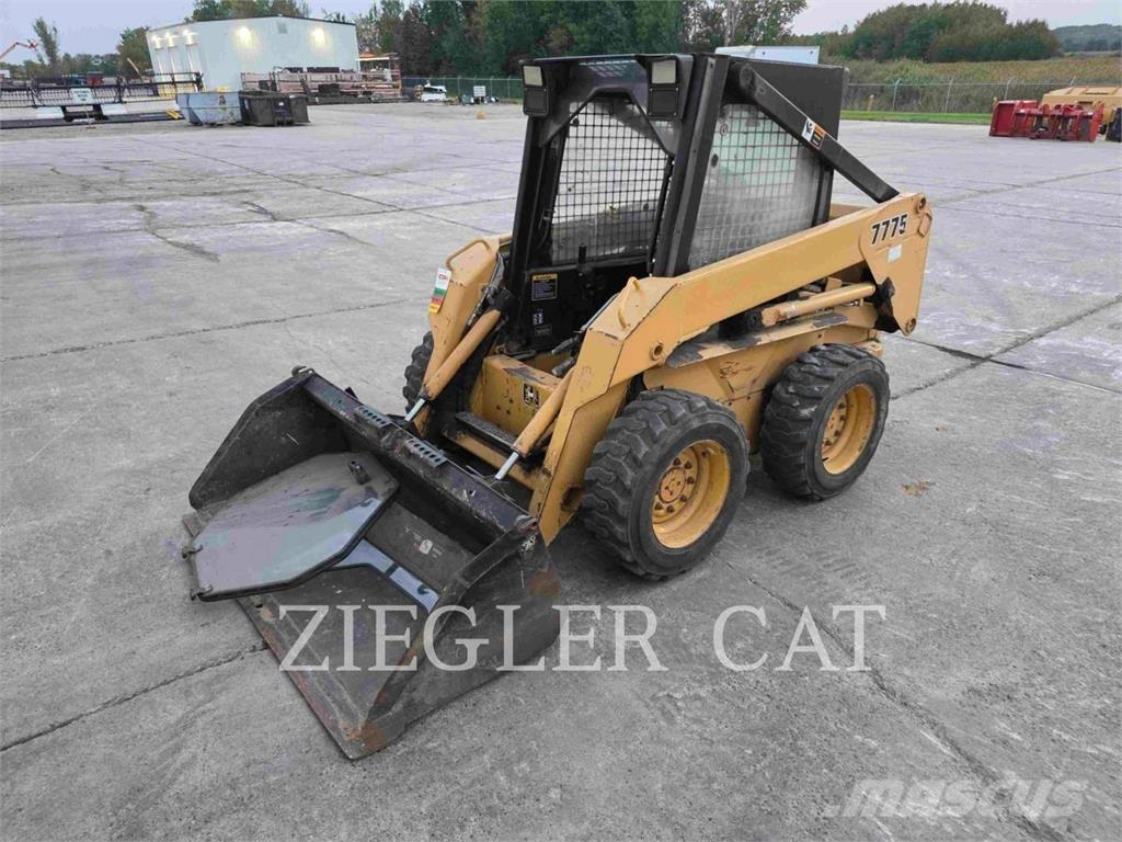 John Deere & CO. 7775 Smykem řízené nakladače
