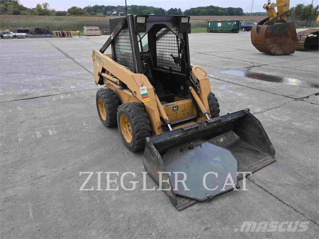 John Deere & CO. 7775 Smykem řízené nakladače