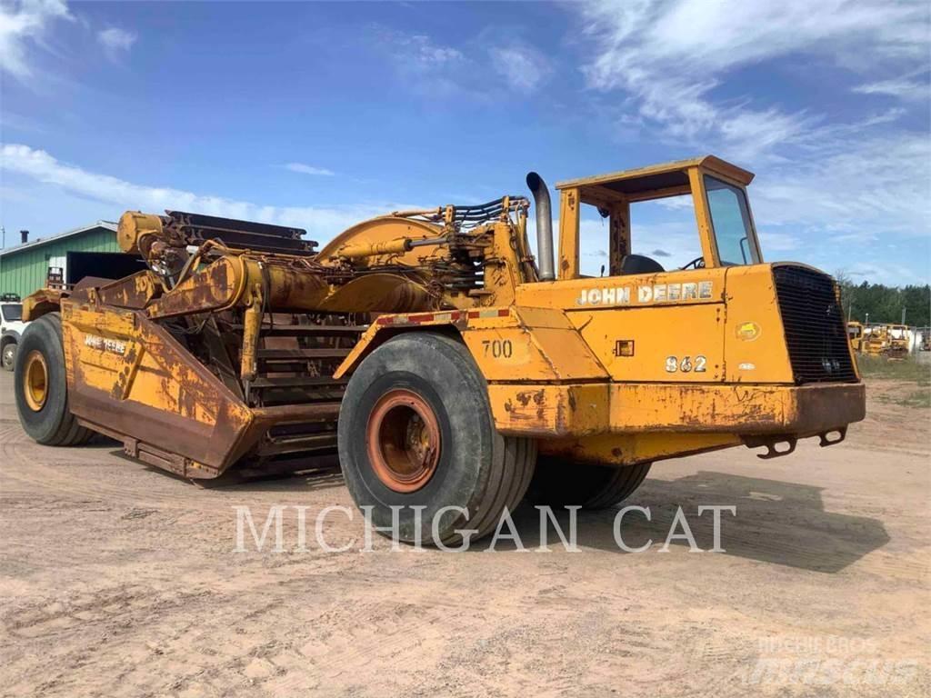 John Deere & CO. 862 Skrejpry