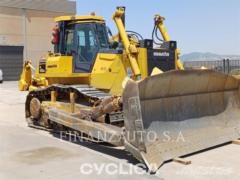 Komatsu D155 Pásové dozery