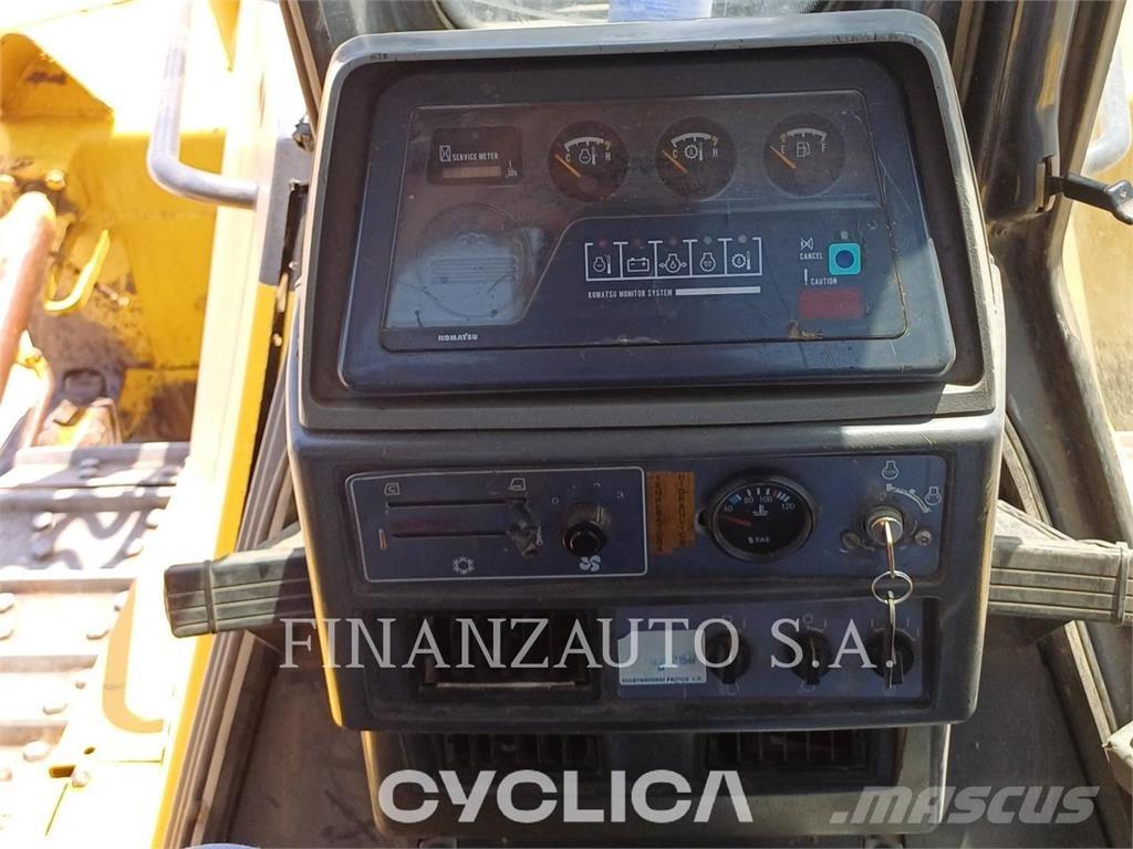Komatsu D155 Pásové dozery