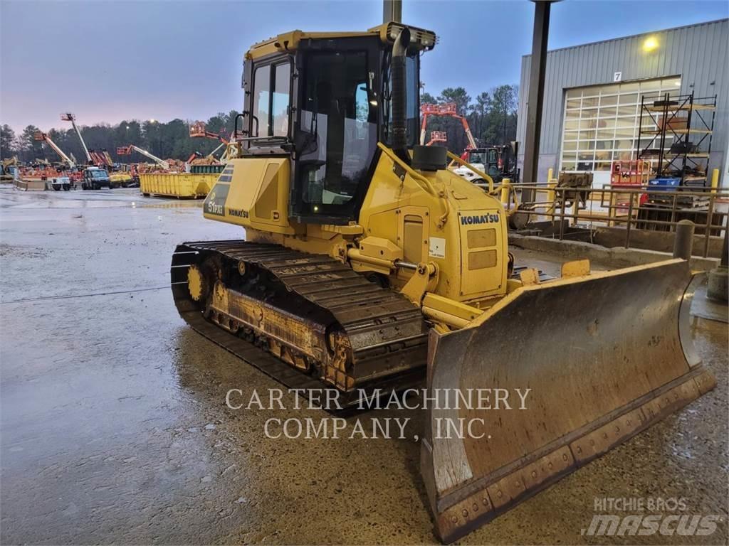Komatsu D51 PXI Pásové dozery