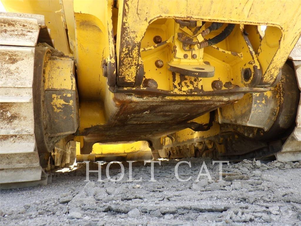 Komatsu D71EX-24 Pásové dozery