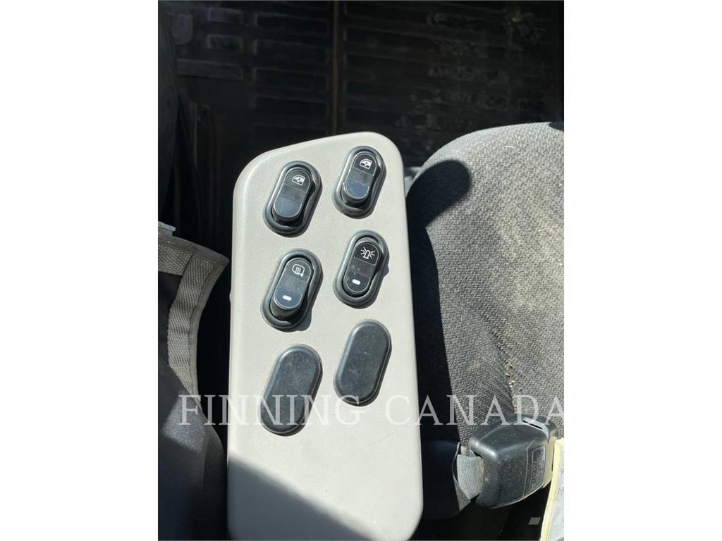 Komatsu HD605-8 Kloubové dempry