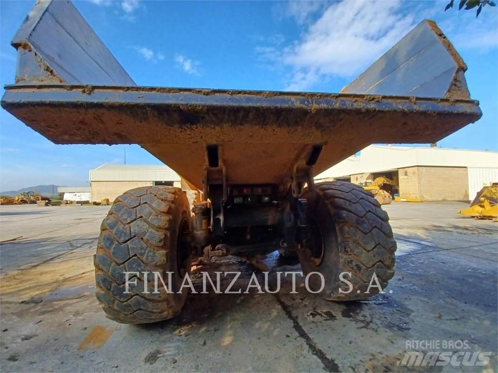 Komatsu HM400-2 Kloubové dempry
