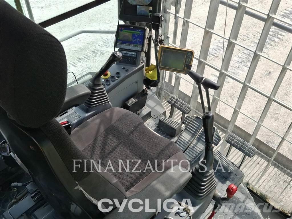 Komatsu PC2000-11 Pásová rýpadla